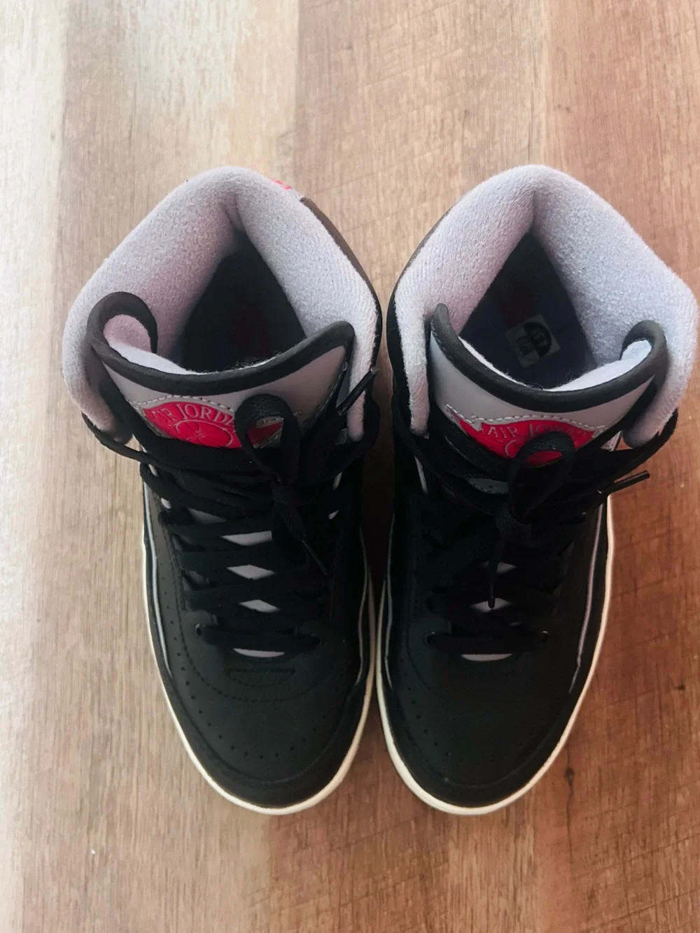 Nike Air Jordan Kids 2 Retro GS Black/Cement Grey/Red DQ8562-001 Sneakers/ 4.5Y